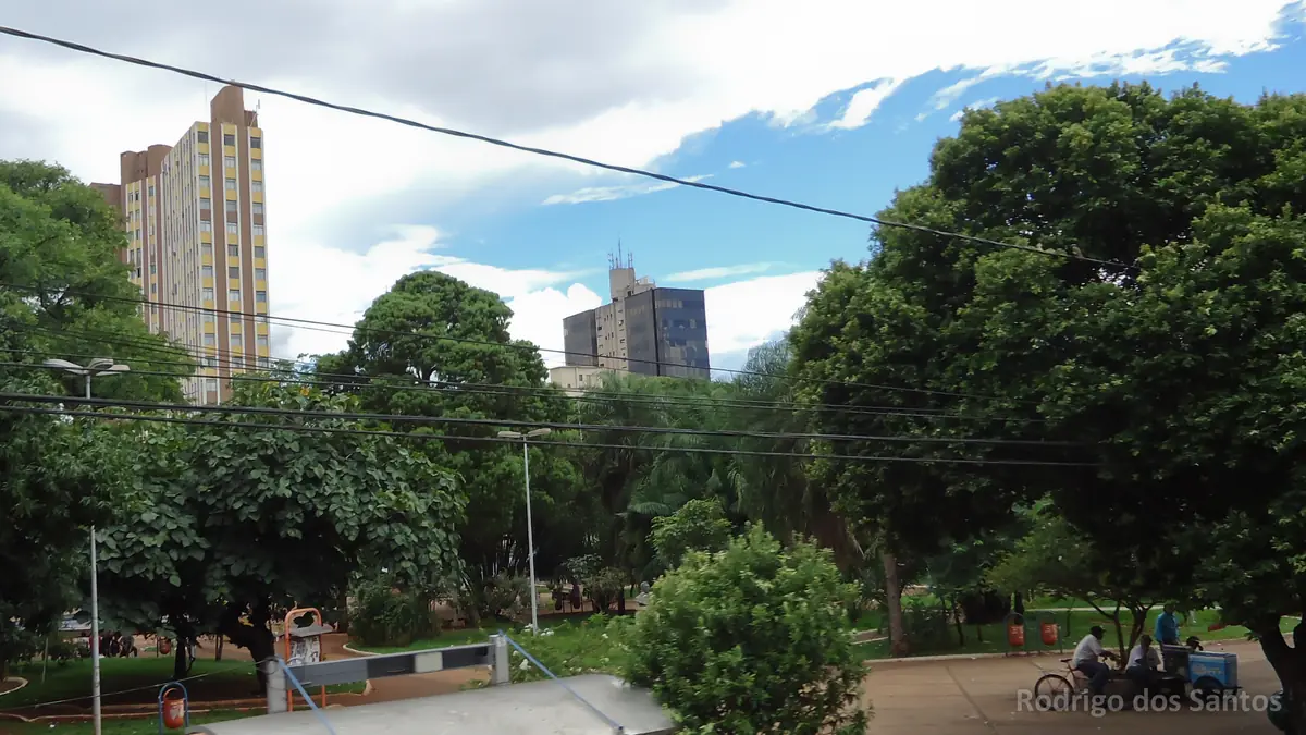 Praça Ary Coelho, no Centro de Campo Grande, perto da unidade Barão do Rio Branco